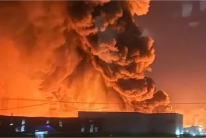 Impactante explosión en el Polo Industrial de Ezeiza: arde una fábrica agroquímica Impactante explosión en el Polo Industrial de Ezeiza: arde una fábrica agroquímica