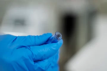 Fallo judicial sienta precedente para ver quién paga tratamientos de fertilidad