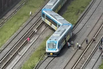 Descarriló una formación del Tren Sarmiento en Liniers: 20 heridos Descarriló una formación del Tren Sarmiento en Liniers: 20 heridos