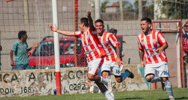 Liga Regional: San Martín de Carhué y Deportivo Argentino ganaron en el inicio de la cuarta fecha Liga Regional: San Martín de Carhué y Deportivo Argentino ganaron en el inicio de la cuarta fecha