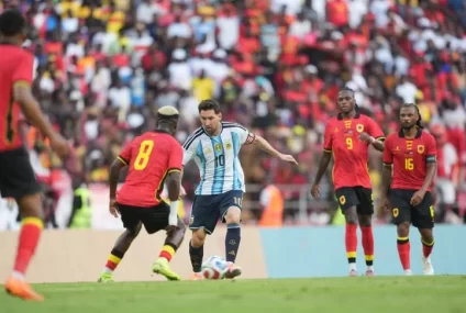 Con goles de Messi y Lautaro, la Selección le ganó a Angola Con goles de Messi y Lautaro, la Selección le ganó a Angola