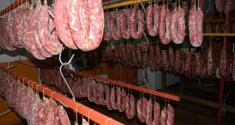 Ya son más de 50 los casos de triquinosis por consumir productos con carne de un jabalí en Buratovich Ya son más de 50 los casos de triquinosis por consumir productos con carne de un jabalí en Buratovich