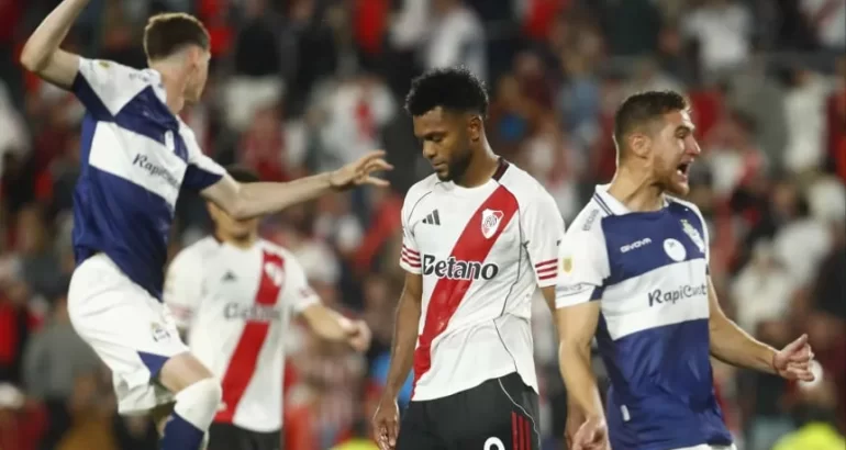 River perdió con Gimnasia, sufrió otro duro golpe y se le viene Boca River perdió con Gimnasia, sufrió otro duro golpe y se le viene Boca