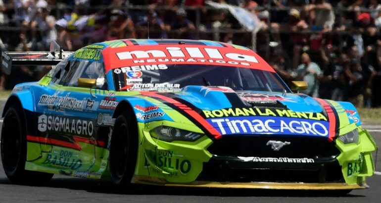Germán Todino muestra su Ford Mustang del TC en Rivera Germán Todino muestra su Ford Mustang del TC en Rivera