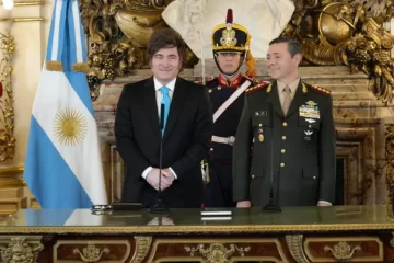 De uniforme, el teniente general Presti juró como Ministro de Defensa De uniforme, el teniente general Presti juró como Ministro de Defensa