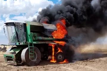 Se incendió una cosechadora en la Colonia Menonita