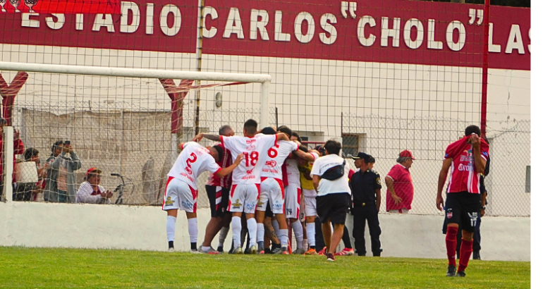San Martín le ganó a Deportivo rivera por penales y es semifinalista de la Liga Regional San Martín le ganó a Deportivo rivera por penales y es semifinalista de la Liga Regional