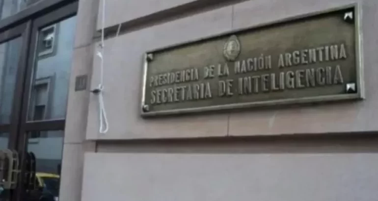 El Gobierno reformará por decreto la SIDE y creará una carrera profesional para los agentes El Gobierno reformará por decreto la SIDE y creará una carrera profesional para los agentes