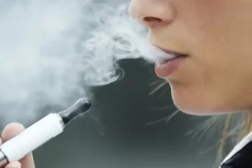 El Gobierno levantó la prohibición y reguló la venta de vapeadores, tabaco calentado y bolsitas de nicotina El Gobierno levantó la prohibición y reguló la venta de vapeadores, tabaco calentado y bolsitas de nicotina