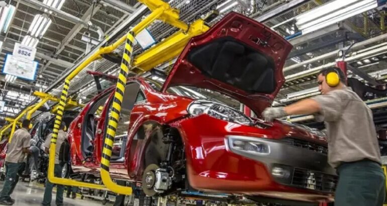 La producción de autos no pudo sostener el repunte en abril y se desplomó 18,6% en el primer cuatrimestre La producción de autos no pudo sostener el repunte en abril y se desplomó 18,6% en el primer cuatrimestre