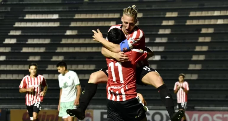 Estudiantes goleó a Ituzaingó por la Copa Argentina Estudiantes goleó a Ituzaingó por la Copa Argentina