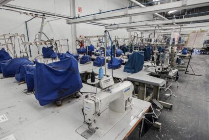 Crisis textil: producción en caída libre, 70% de las máquinas paradas y pérdida récord de empleos Crisis textil: producción en caída libre, 70% de las máquinas paradas y pérdida récord de empleos