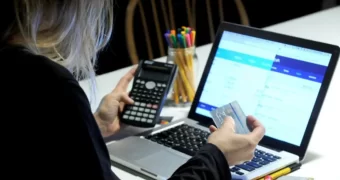 La carga tributaria bajó para los salarios más altos, pero subió para los de menores ingresos La carga tributaria bajó para los salarios más altos, pero subió para los de menores ingresos
