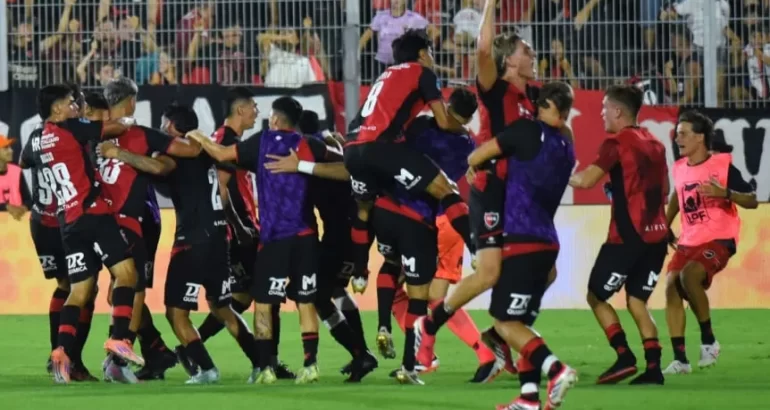 Independiente no lo liquidó y Newell’s rescató un agónico empate Independiente no lo liquidó y Newell’s rescató un agónico empate