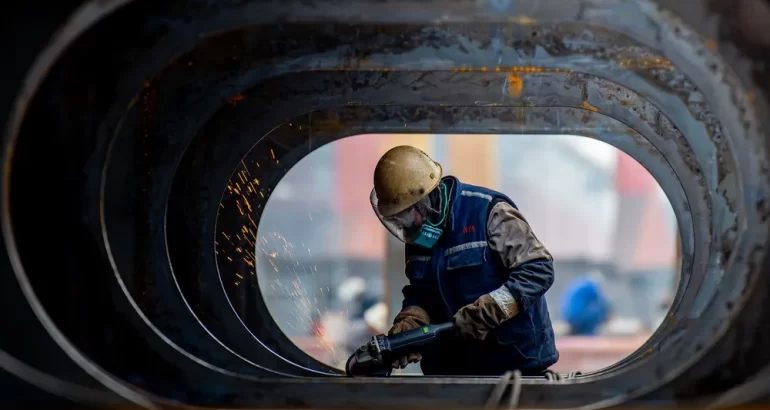 La industria utilizó apenas el 54% de su capacidad instalada en el primer bimestre, nuevo mínimo desde la crisis de 2002