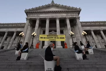La policía reprimió una protesta por la Ley de Glaciares: detuvo a manifestantes y hasta trabajadores de prensa