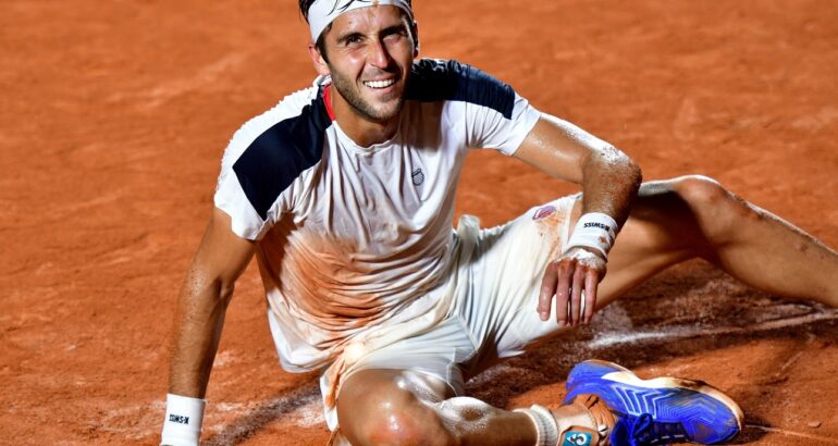 Hazaña de Tomás Etcheverry en Río: dos partidos en un día, victoria en la final y primer título ATP Hazaña de Tomás Etcheverry en Río: dos partidos en un día, victoria en la final y primer título ATP