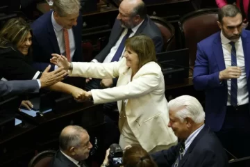 El oficialismo convirtió en ley la reforma laboral