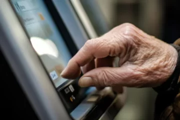 El bono de $70 mil para jubilados cumple dos años y sigue congelado