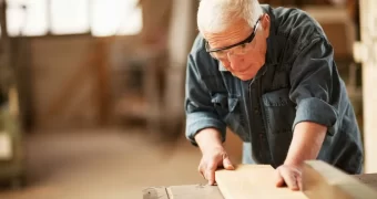 Cada vez más jubilados buscan trabajo para llegar a fin de mes: más de 22.000 se sumaron a la informalidad Cada vez más jubilados buscan trabajo para llegar a fin de mes: más de 22.000 se sumaron a la informalidad