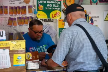 Un jubilado que cobra la mínima ganó casi 6 mil millones de pesos en el Loto Plus y busca cumplir un sueño Un jubilado que cobra la mínima ganó casi 6 mil millones de pesos en el Loto Plus y busca cumplir un sueño