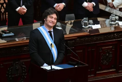 Milei recibirá al gemólogo inglés y se reunirá con la Cámara de Especialidades Medicinales Milei recibirá al gemólogo inglés y se reunirá con la Cámara de Especialidades Medicinales