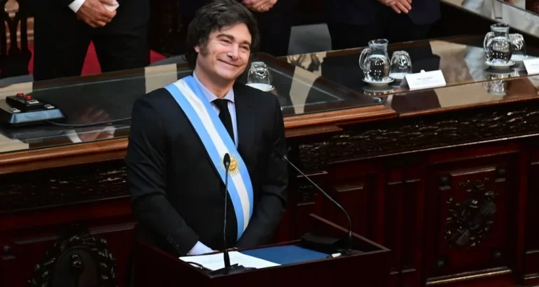 Milei recibirá al gemólogo inglés y se reunirá con la Cámara de Especialidades Medicinales Milei recibirá al gemólogo inglés y se reunirá con la Cámara de Especialidades Medicinales