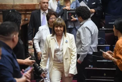 Bullrich tomó distancia de Milei y admitió que «algunos sectores están pasando un momento difícil» Bullrich tomó distancia de Milei y admitió que «algunos sectores están pasando un momento difícil»