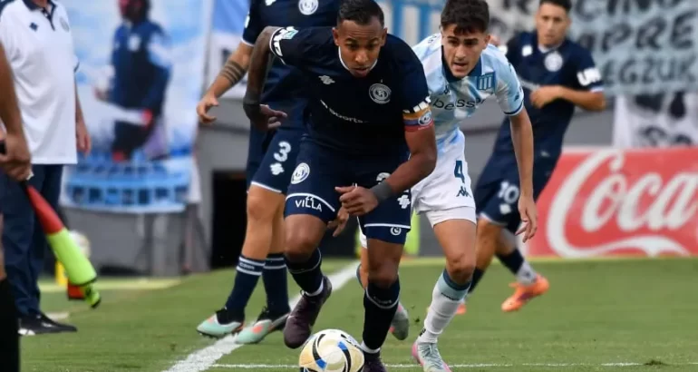 Racing empató ante Independiente Rivadavia por el Torneo Apertura Racing empató ante Independiente Rivadavia por el Torneo Apertura