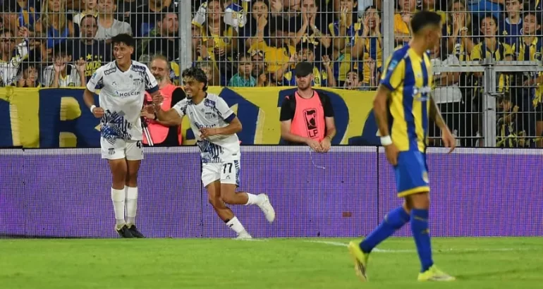 Talleres le ganó a Rosario Central y se acerca a la punta de la zona A Talleres le ganó a Rosario Central y se acerca a la punta de la zona A