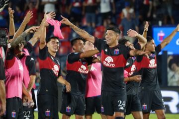 Racing perdió con Tigre y se hunde en el Apertura Racing perdió con Tigre y se hunde en el Apertura