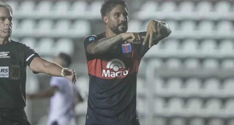 Tigre puso primera en Copa Argentina y venció a Claypole Tigre puso primera en Copa Argentina y venció a Claypole