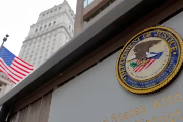 El Gobierno alcanzó un principio de acuerdo con dos fondos buitre por el default de 2001