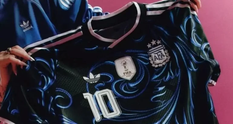 La Selección presentó su nueva camiseta alternativa para el Mundial 2026 La Selección presentó su nueva camiseta alternativa para el Mundial 2026