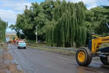 Evacuados, casas inundadas y puentes cortados: la lluvia causó estragos en la Comarca Serrana