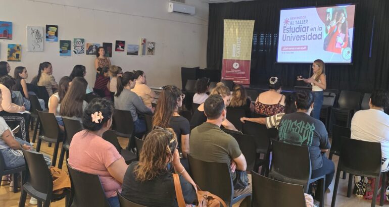 El Centro Universitario de Adolfo Alsina inició el año con 72 ingresantes El Centro Universitario de Adolfo Alsina inició el año con 72 ingresantes