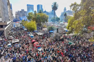 Multitudinaria marcha a 50 años del Golpe: “Que nos digan dónde están”