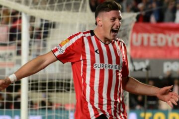 Estudiantes goleó a Central Córdoba y quedó a tiro de la punta