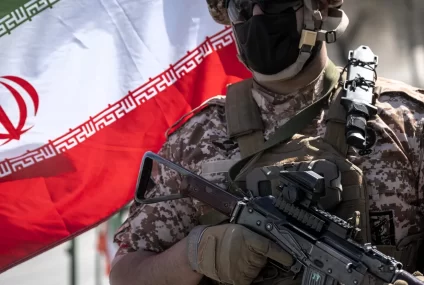 Irán amenaza con una guerra sin fronteras contra EEUU e Israel: «Nuestros golpes devastadores los aplastarán» Irán amenaza con una guerra sin fronteras contra EEUU e Israel: «Nuestros golpes devastadores los aplastarán»