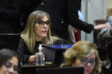 “Es un estafador, cobró más de 5 millones de dólares”: En el Senado, el PJ apuntó contra Milei por Libra