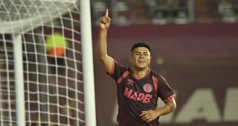 Lanús goleó a Newell’s y lo dejó en zona de descenso Lanús goleó a Newell’s y lo dejó en zona de descenso