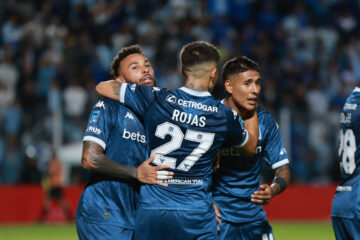 Un Racing efectivo, goleó a Atlético Tucumán