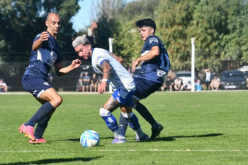 Racing ganó en Pigüé y alcanzó la cima de la Zona A; Peñarol y Blanco y Negro mandan en la Zona B junto a Puan FC