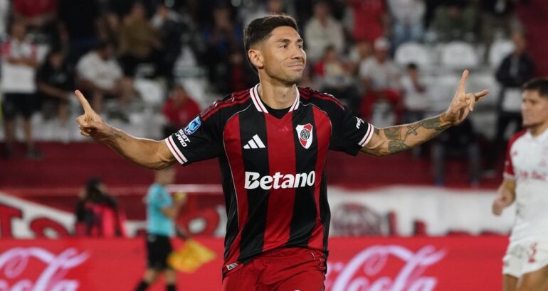 Ante Sarmiento, River va por su segundo triunfo de la era Coudet Ante Sarmiento, River va por su segundo triunfo de la era Coudet