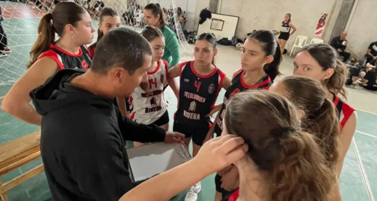 Vóley Rivera tuvo un positivo debut en el inicio de temporada en la AVSO Vóley Rivera tuvo un positivo debut en el inicio de temporada en la AVSO