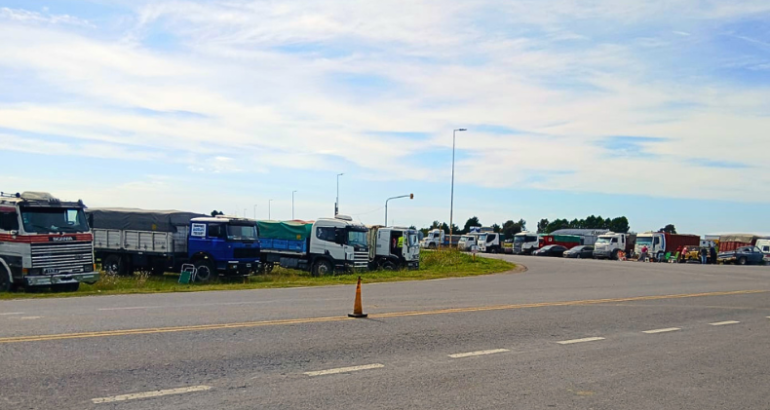 Transportistas en alerta: protesta en ruta 60 por el fuerte aumento del gasoil y reclamos de actualización tarifaria Transportistas en alerta: protesta en ruta 60 por el fuerte aumento del gasoil y reclamos de actualización tarifaria