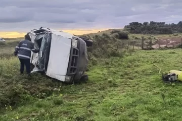Tragedia en Villarino: murió un hombre tras el vuelco de una camioneta