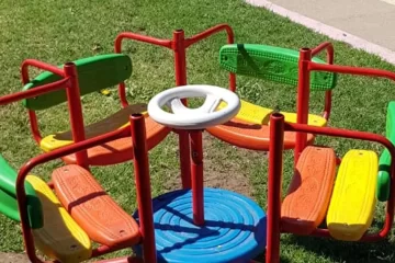 Robaron la calesita de una plaza en Macachín y tuvieron que pedir por redes que la devuelvan