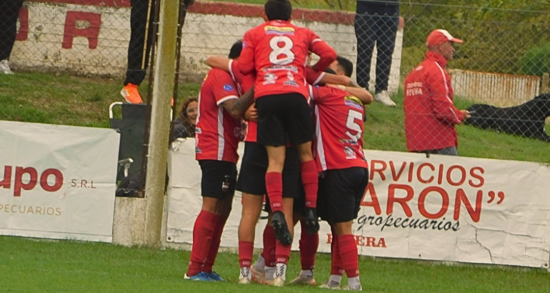 Deportivo le quitó el invicto a Tiro de Puan en un partidazo lleno de goles