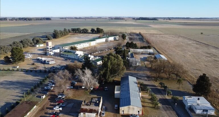 Firmaron el acuerdo para finalizar la residencia femenina de la Escuela Agraria de Rivera